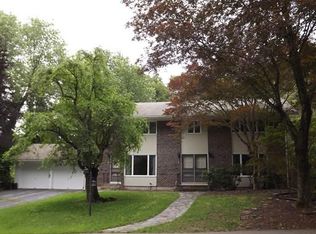 32 Oak Hill Dr, Sharon, MA 02067