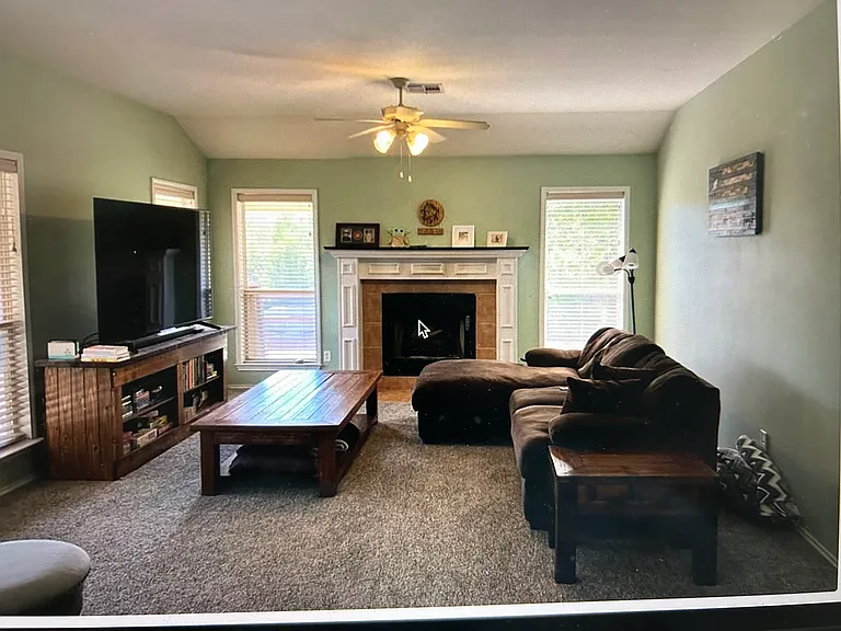 2304 Modoc Dr — Photo 3