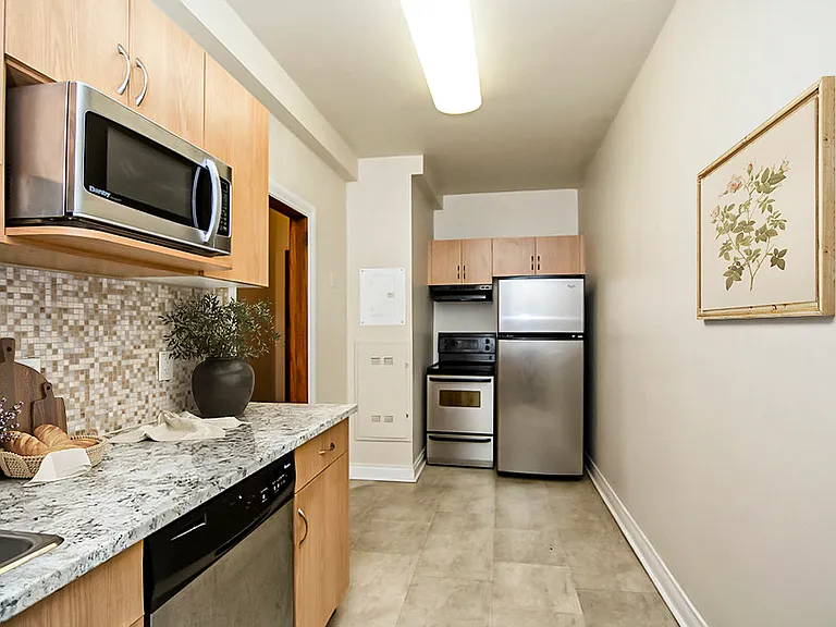 435 Spence St #20 — Photo 6