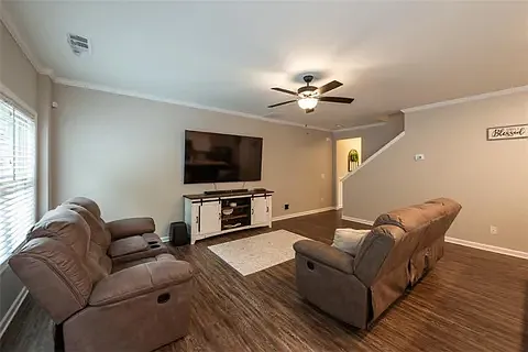 819 Ash St — Photo 11