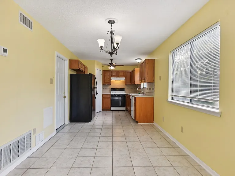 3217 Honeysuckle Dr — Photo 11