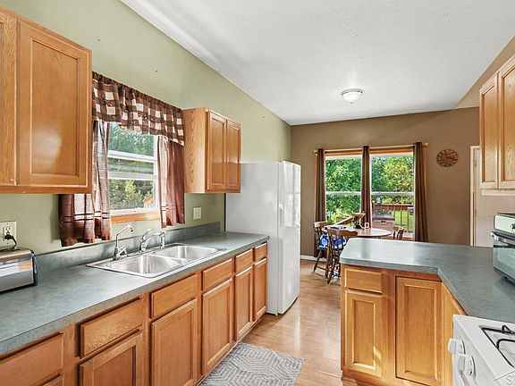 5th image of 7576 Podunk Dr
