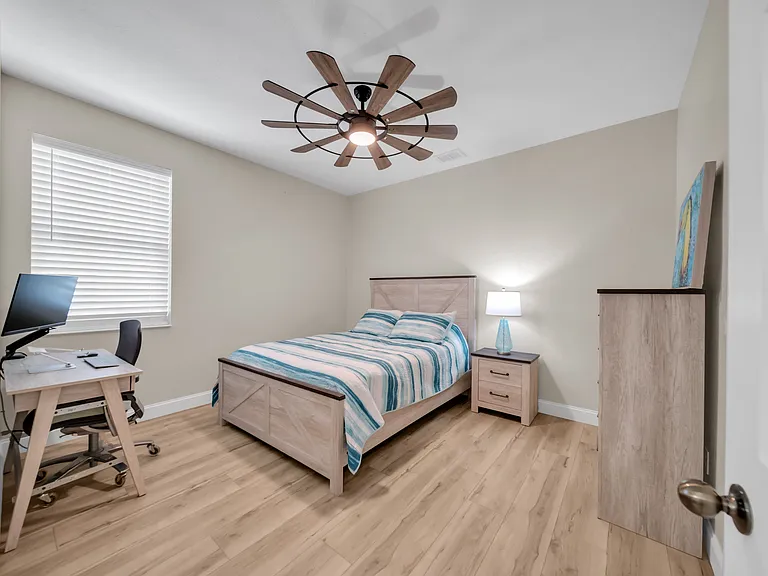 1358 Hedgewood Cir — Photo 15