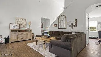 310 Vintage Ct — Photo 11