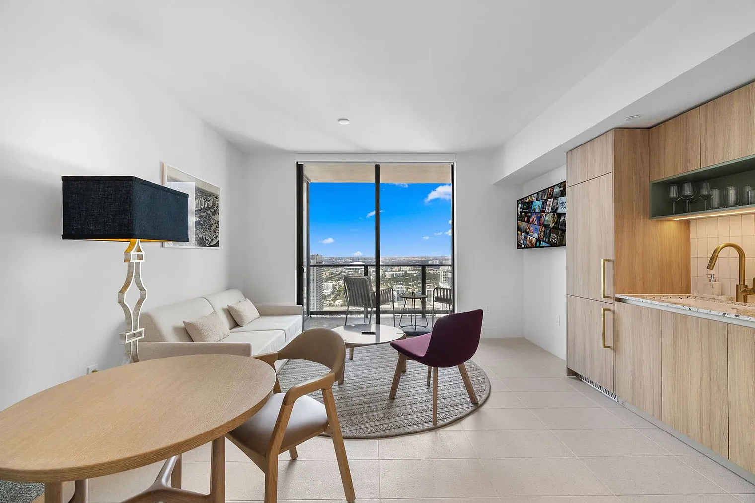 1 bed, 1.0 bath, 462 sqft, $2,692 — Photo 3