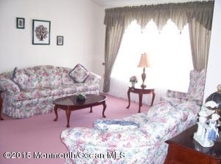 52 Portsmouth Dr, Toms River, NJ