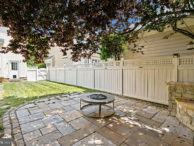 22839 Vickery Park Dr — Photo 40