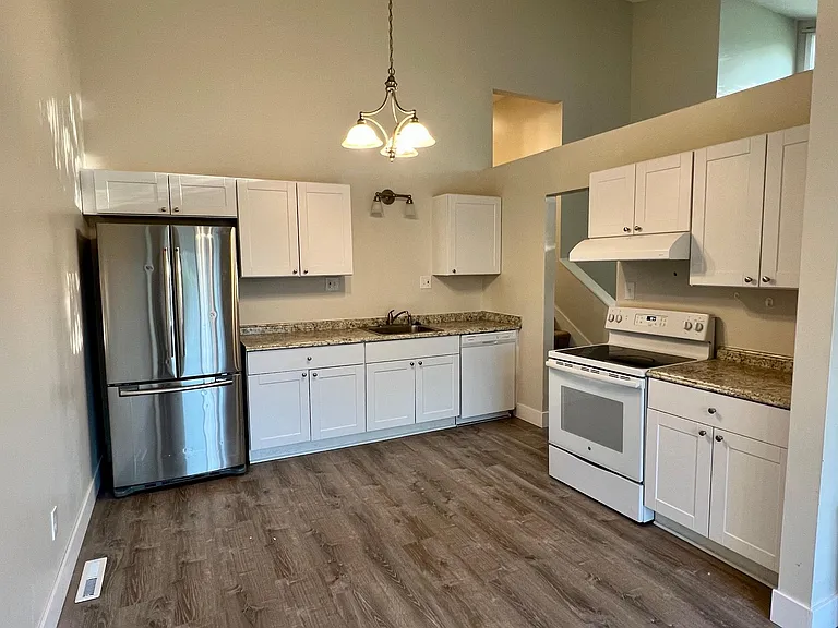 3308 Bridge Manor Dr — Photo 5