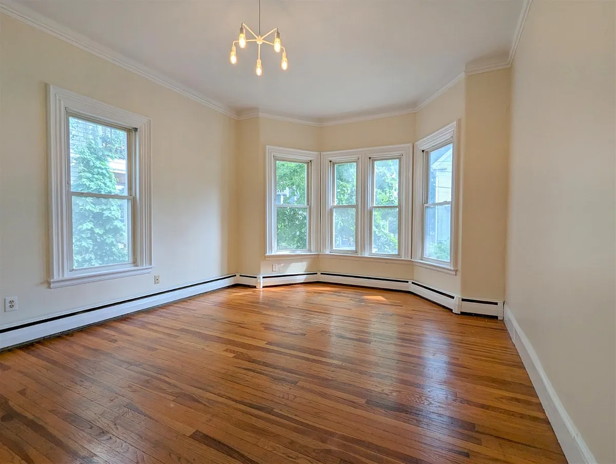 Building Photo - 21 Howe St #1L