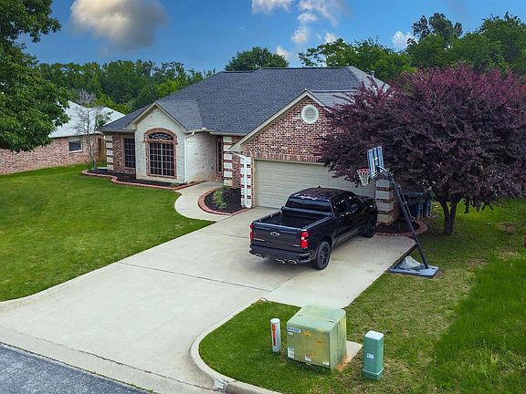 3rd image of 16631 Thibodaux Dr
