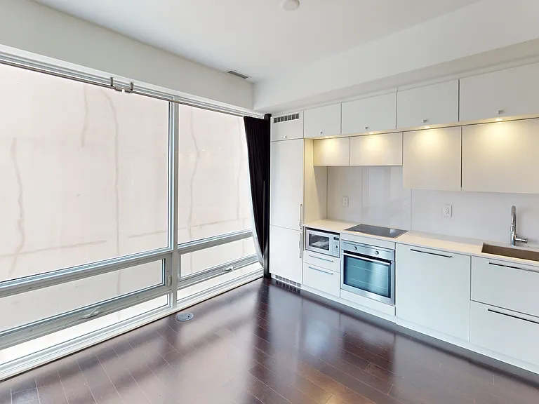 15 Grenville St #1204 — Photo 3