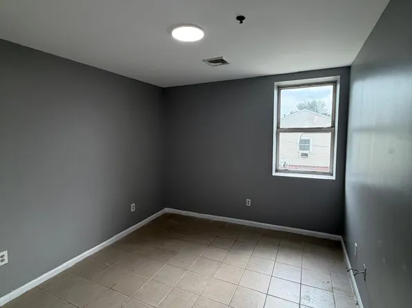 15 Stone St, Newark, NJ