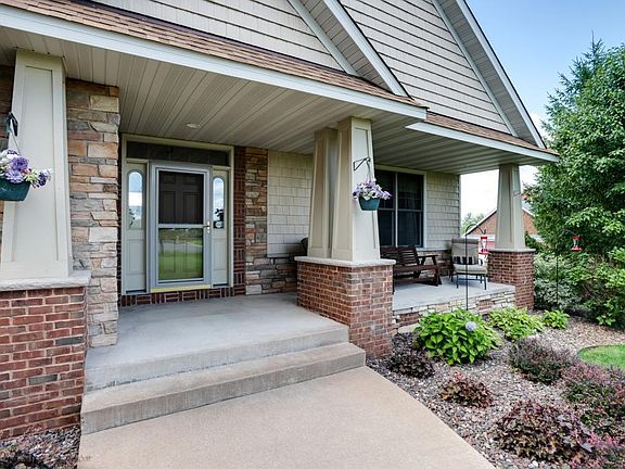 3rd image of 20940 Odell Ave N