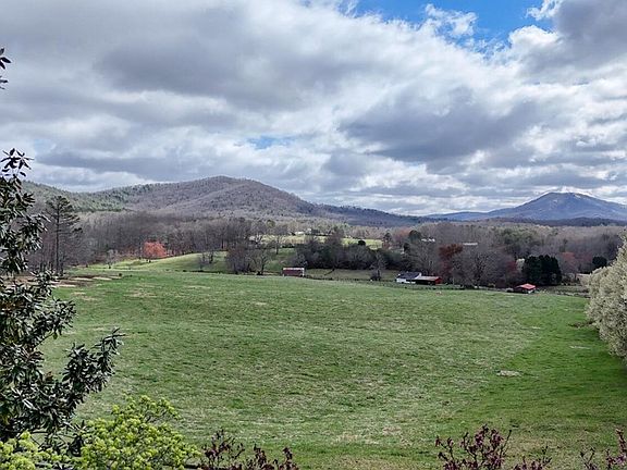 4th image of 205 Oak Ridge Rd