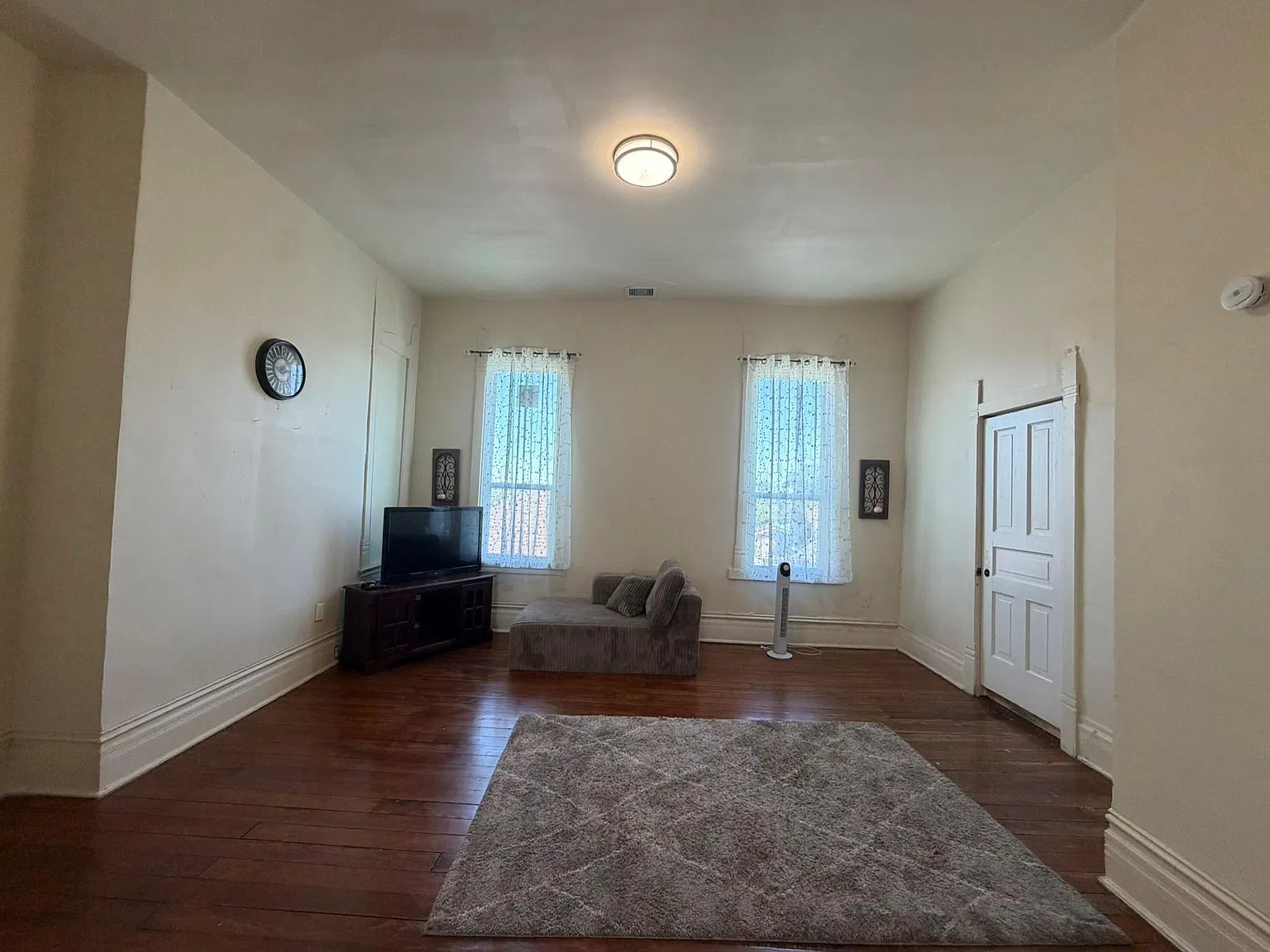 3 bed, 2.5 bath, 2536 sqft, $1,500 — Photo 3