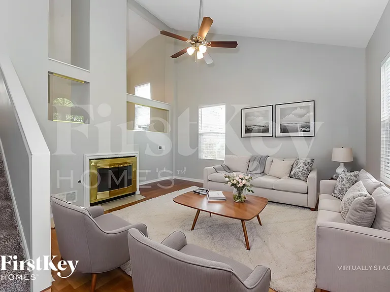609 Rosehill Dr — Photo 5