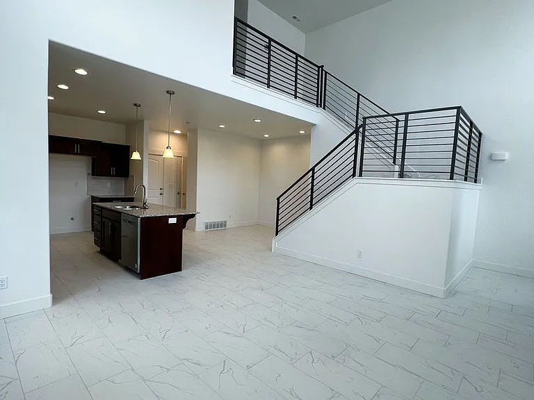 1496 N Sage Dr — Photo 3