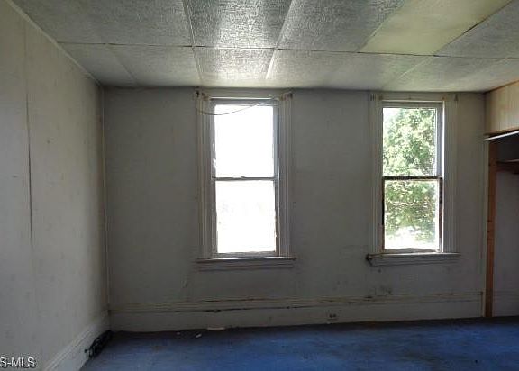 3rd image of 2337 E 74th St
