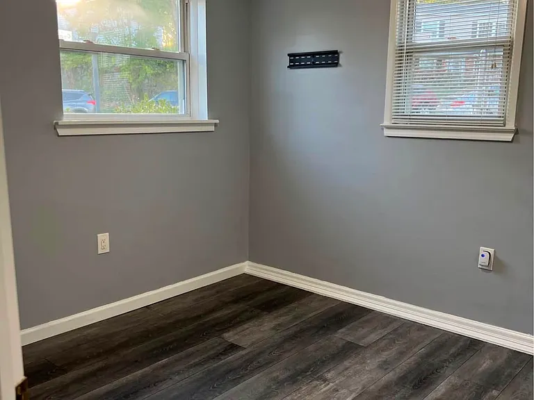 13313 Hawthorn Ln — Photo 5