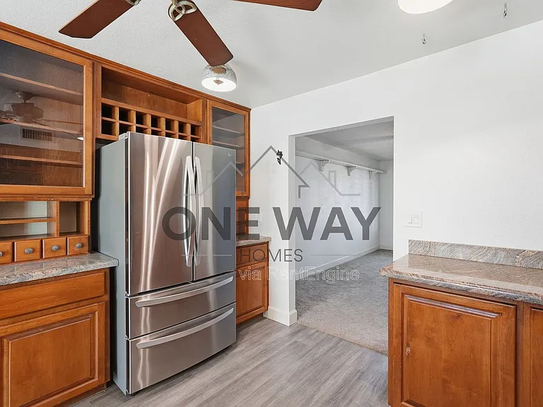 5749 S Farmer Ave — Photo 11