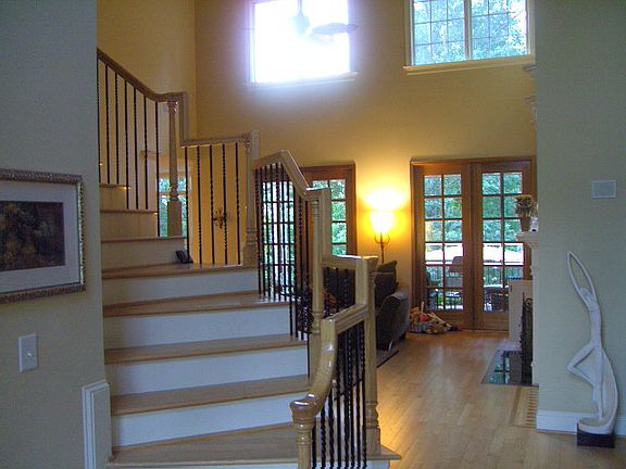 4th image of 3200 Treetop View Ln