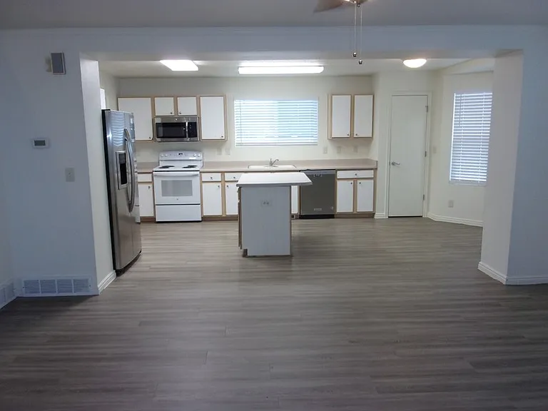 88 E Rainbow Way — Photo 16