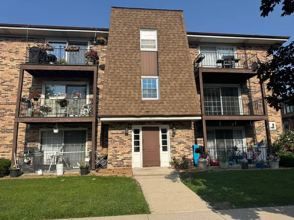 9815 Nottingham Ave APT 102, Chicago Ridge, IL 60415