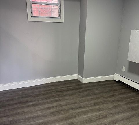 4th image of 4760 Carpenter Ave Floor 1
