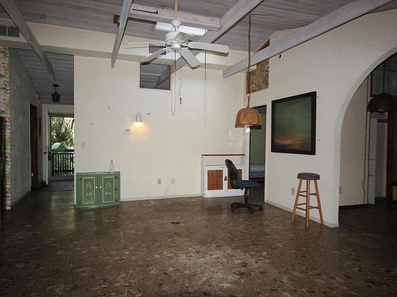 5th image of 1632 Selma Ave