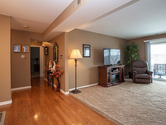 3rd image of 1025 S Fernandez Ave APT 4A