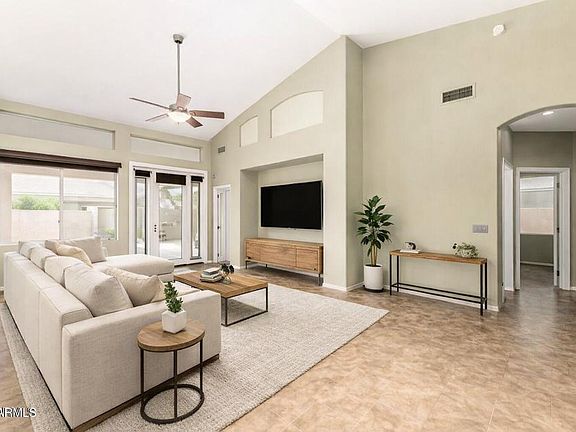 2nd image of 1411 W ARMSTRONG Way