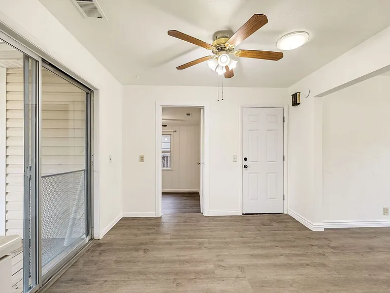 1007 Murray Ave — Photo 16