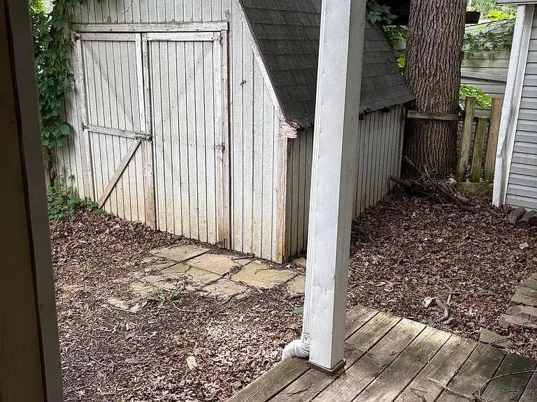 127 & 129 E Walnut St — Photo 3