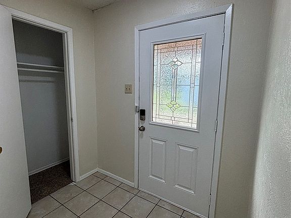 3rd image of 1008 Poplar St Unit 1010