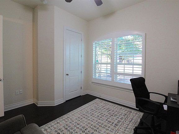 4th image of 15100 Iveans Way