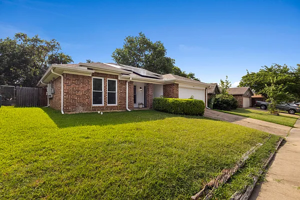 6613 Constitution Dr — Photo 2