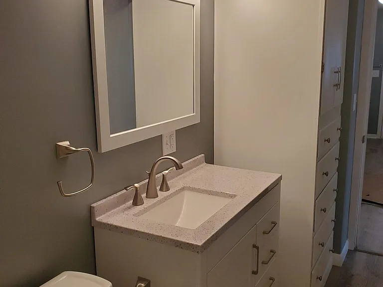 1900 Deerwood Cir SE #B — Photo 4