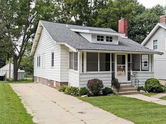 2nd image of 2330 B Ave NE