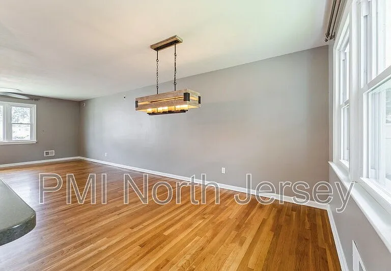 150 Pleasant Ave — Photo 5