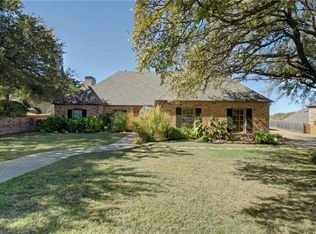 400 Oakmont Ln N, Fort Worth, TX 76112