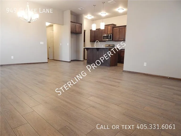949 Chase Ln — Photo 13
