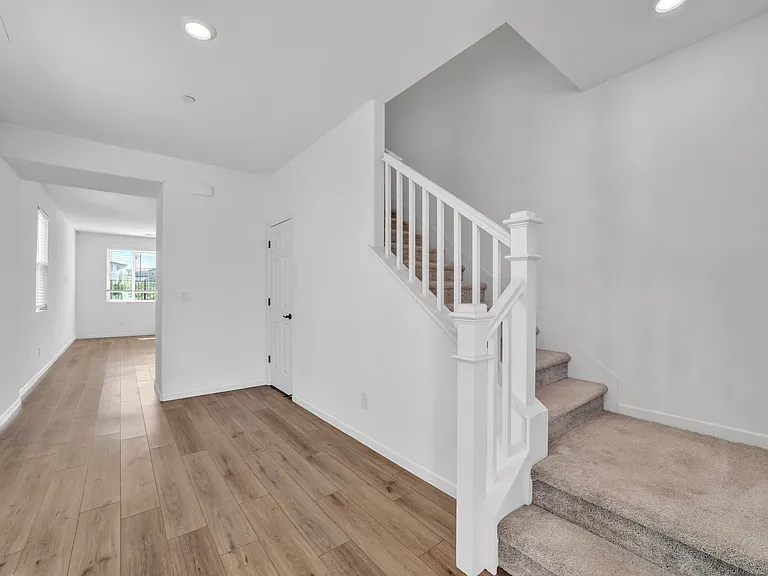 4562 Butterfly Ridge Dr — Photo 7