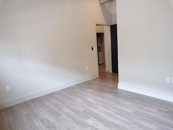 5th image of 1910 Washington Ave APT 107