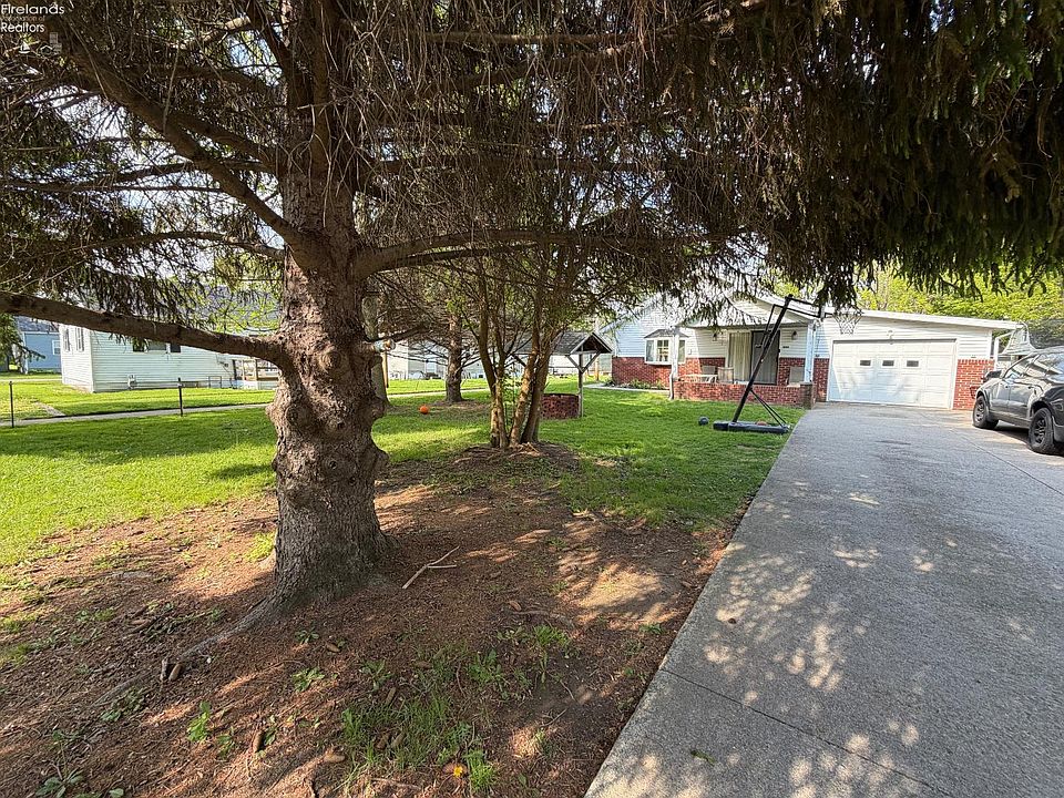1st image of 808 Bataan Ln