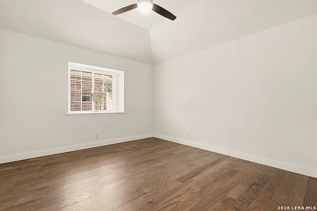 24 Inwood Mnr — Photo 18