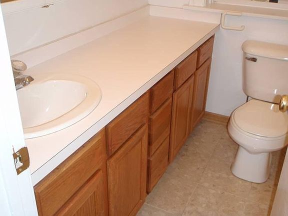 4th image of 2034 W Farragut Ave APT 2