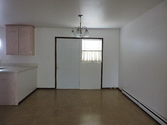 4th image of 8348 Meadowlark Dr