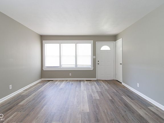 2nd image of 432 Woodview Dr