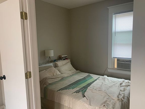 2nd image of 1312 University Ave NE Unit 2