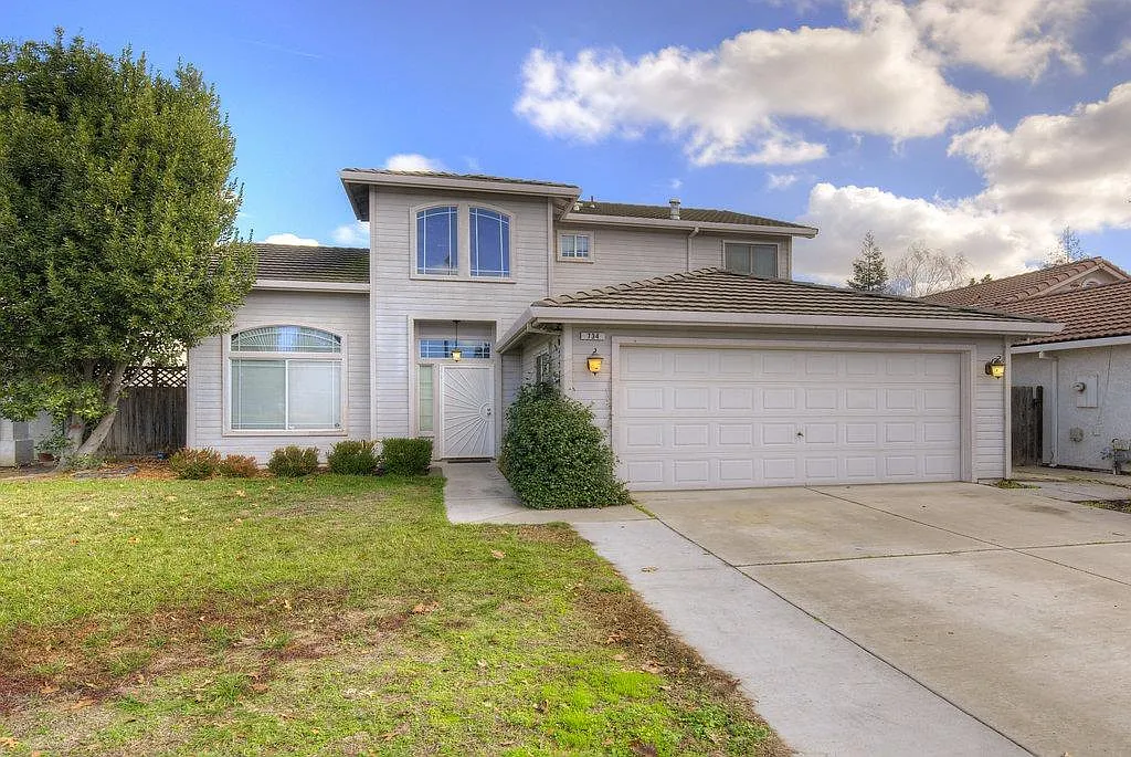 734 Rainer Way photo 1